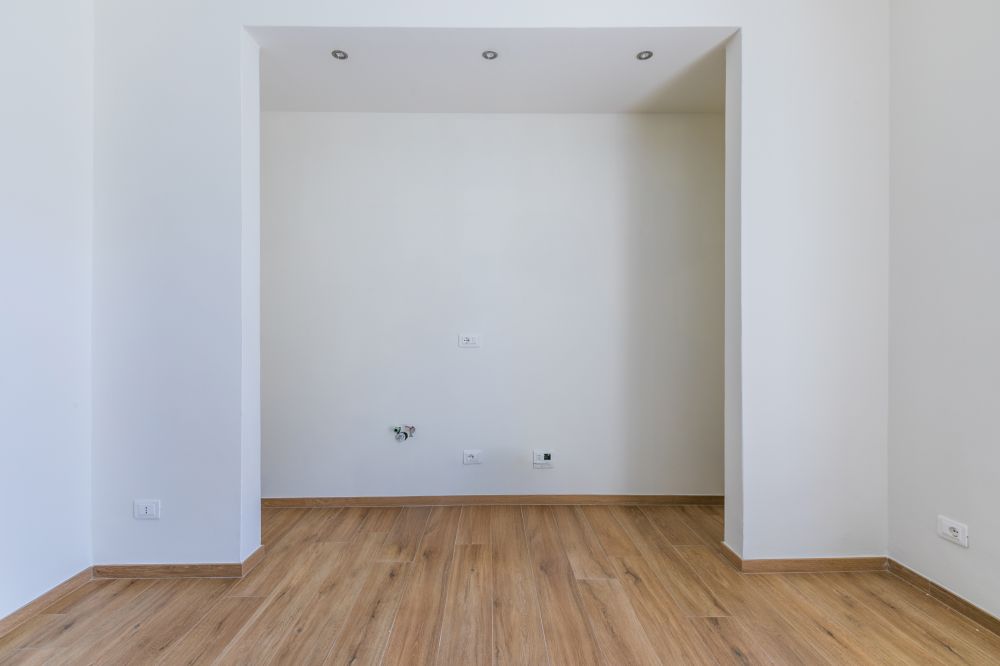 Appartamento trilocale con balcone completamente ristrutturato a nuovo in vendita a Livorno zona Fabbricotti
