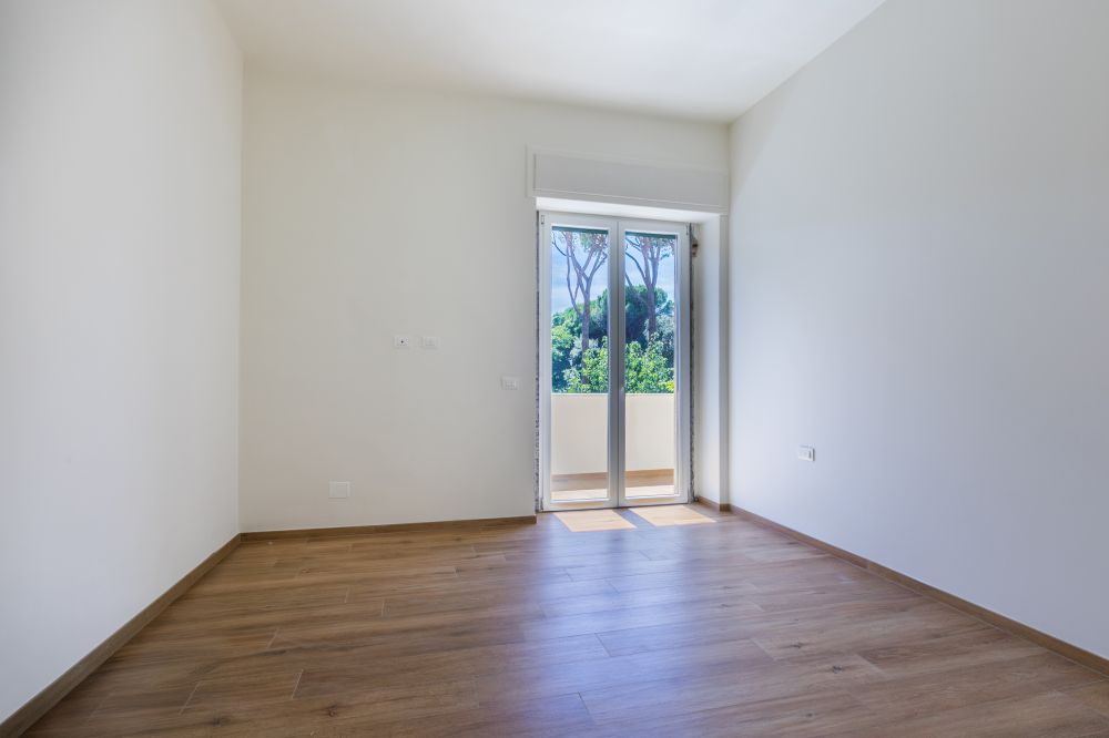 Appartamento trilocale con balcone completamente ristrutturato a nuovo in vendita a Livorno zona Fabbricotti