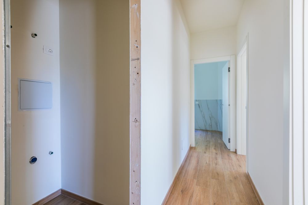 Appartamento trilocale con balcone completamente ristrutturato a nuovo in vendita a Livorno zona Fabbricotti