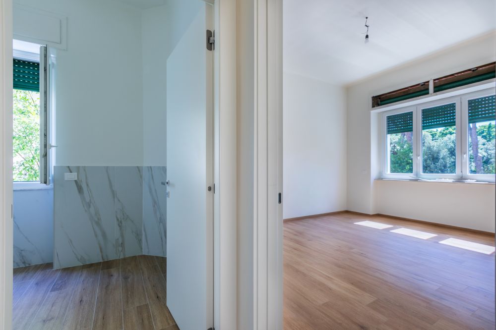 Appartamento trilocale con balcone completamente ristrutturato a nuovo in vendita a Livorno zona Fabbricotti