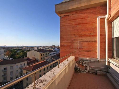 zona giorno di Attico zona centro con tre terrazze abitabile in vendita a Livorno