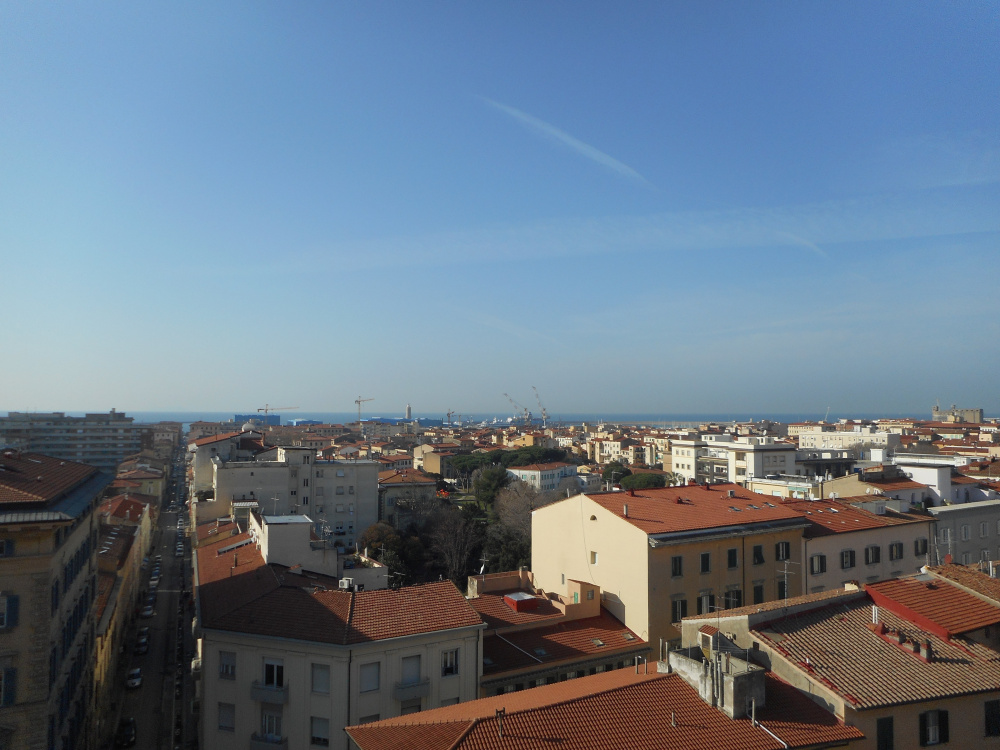 Attico zona centro con tre terrazze abitabile in vendita a Livorno