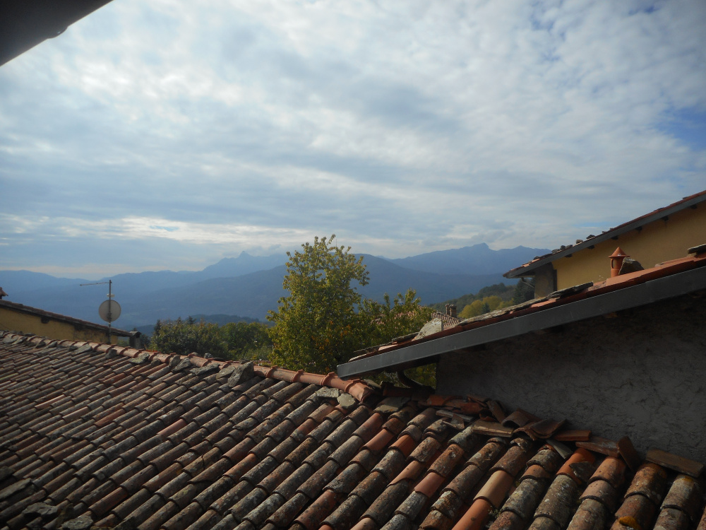 Appartamento ristrutturato in vendita zona Garfagnagna Lucca località Corfino