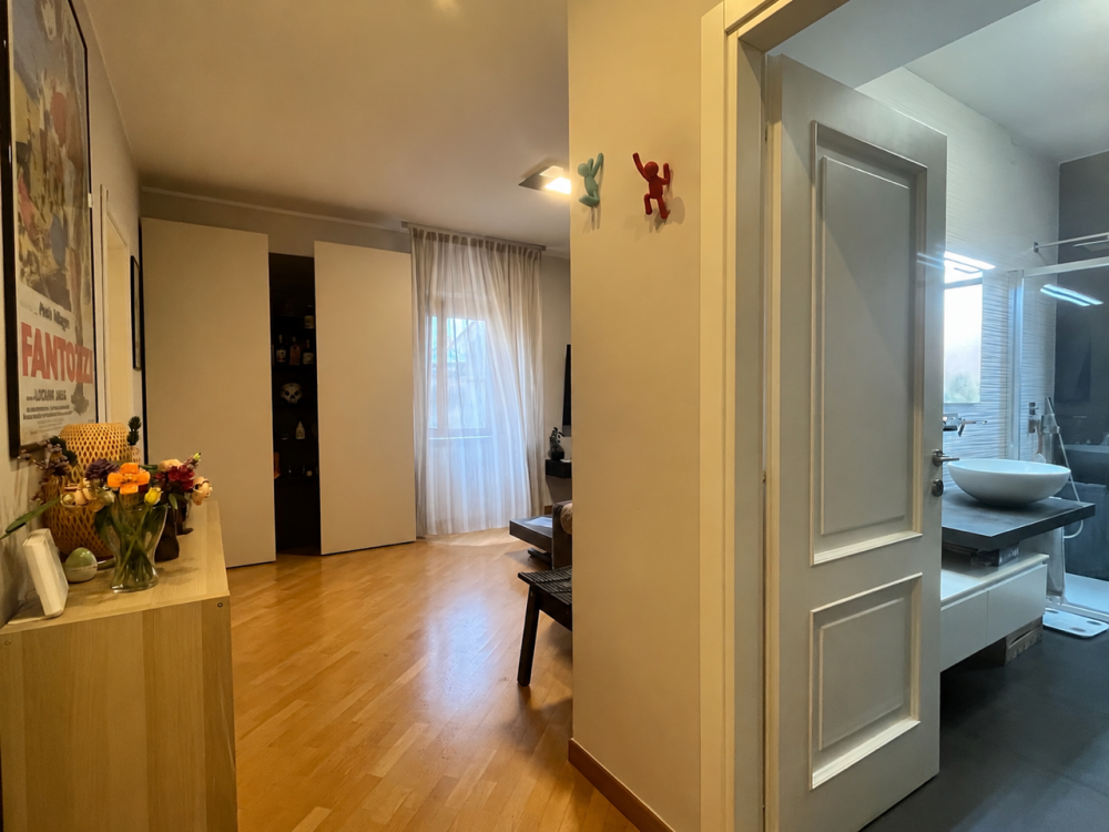 appartamento trilocale ristrutturato in vendita a Livorno zona Porto Venezia