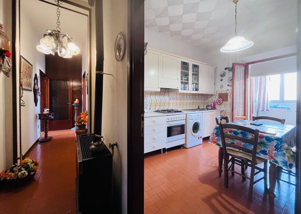 appartamento quadrilocale in vendita a Ardenza Terra vicino al mare a Livorno
