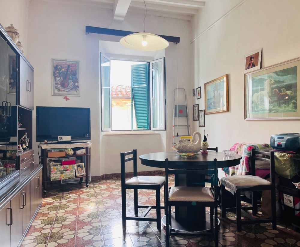 appartamento quadrilocale in vendita a Ardenza Terra vicino al mare a Livorno 