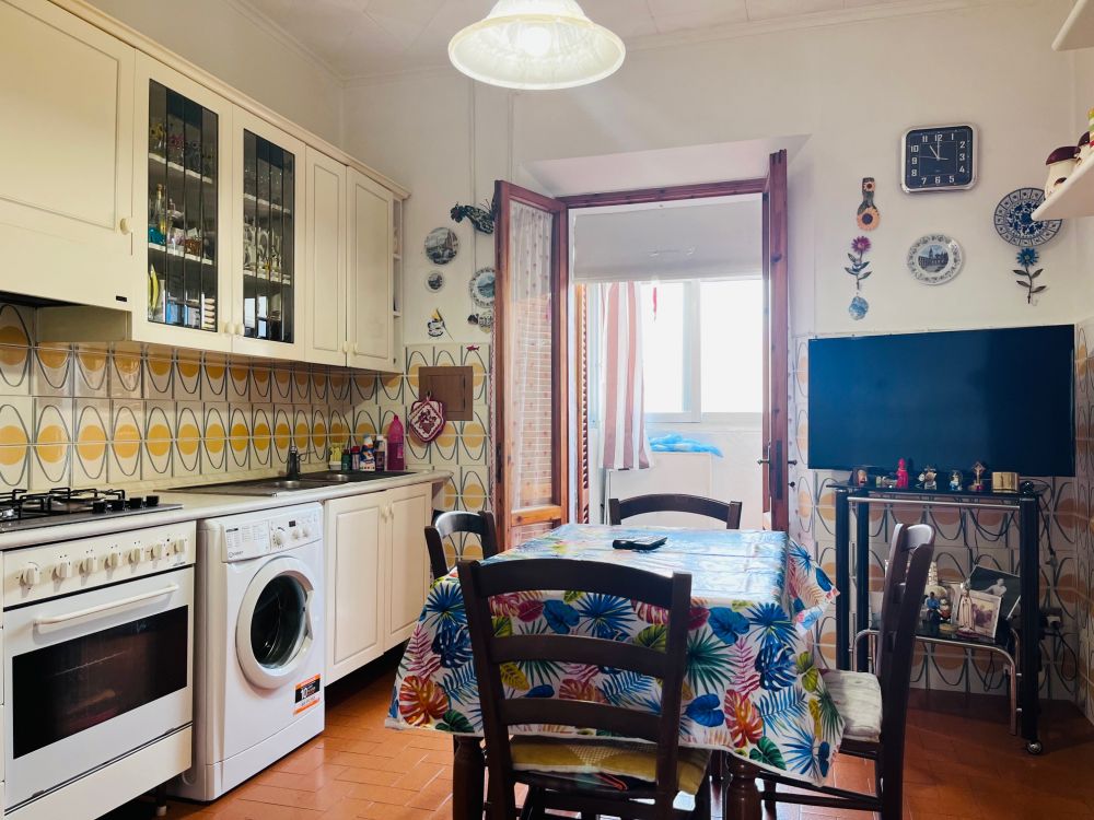 appartamento quadrilocale in vendita a Ardenza Terra vicino al mare a Livorno