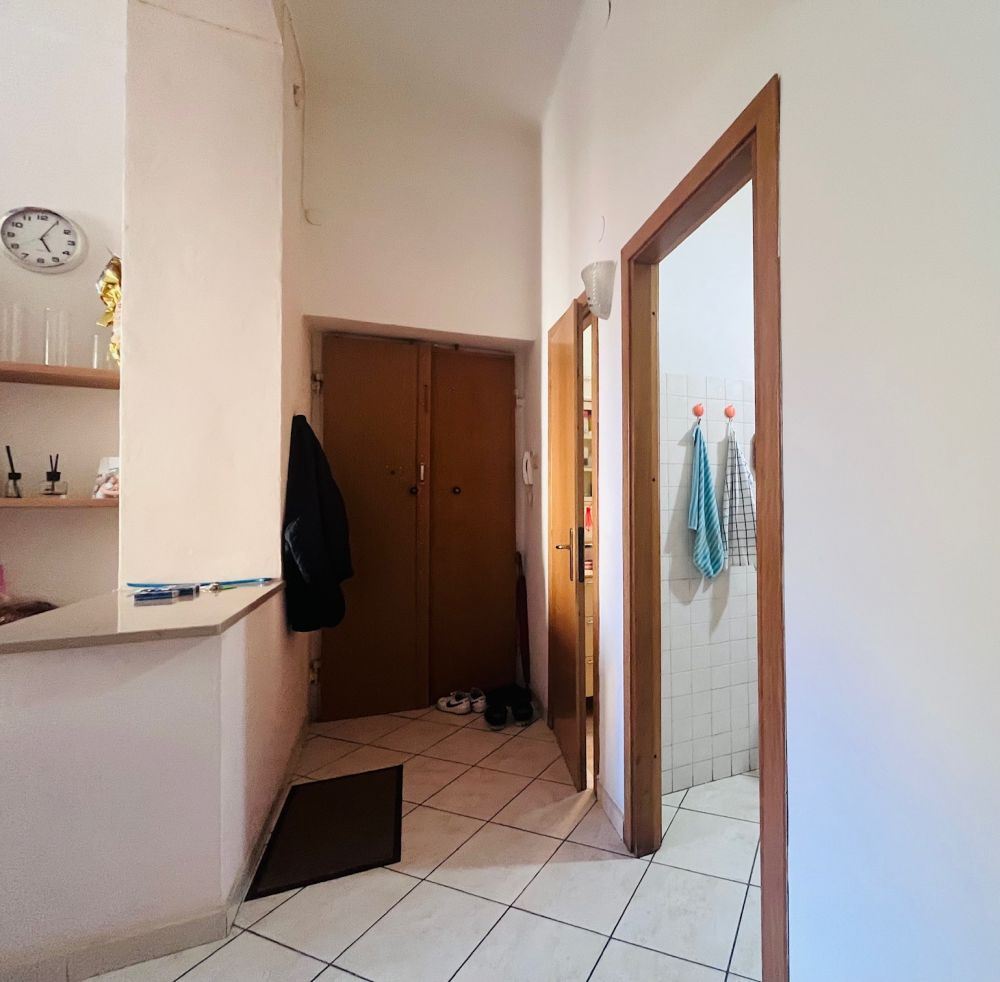Appartamento con 2 camere Cantina e posto auto in zona Stazione Vendita a Livorno