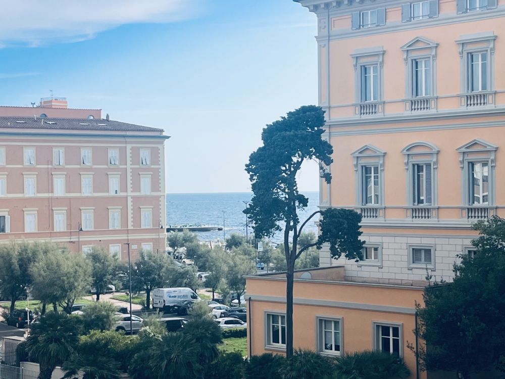 appartamento ampio e panoramico vista mare con garage san Jacopo Livorno in Vendita