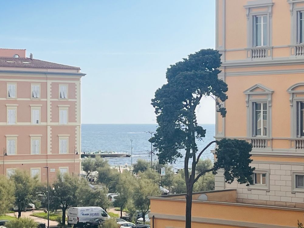appartamento ampio e panoramico vista mare con garage san Jacopo Livorno in Vendita