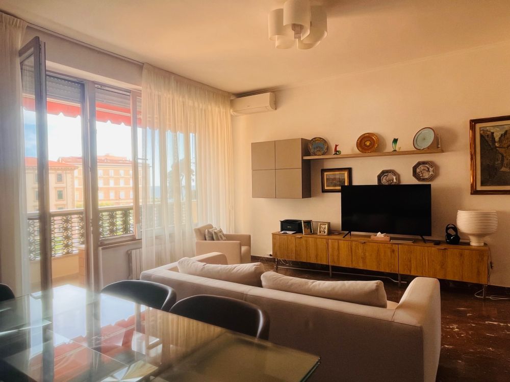 appartamento ampio e panoramico vista mare con garage san Jacopo Livorno in Vendita