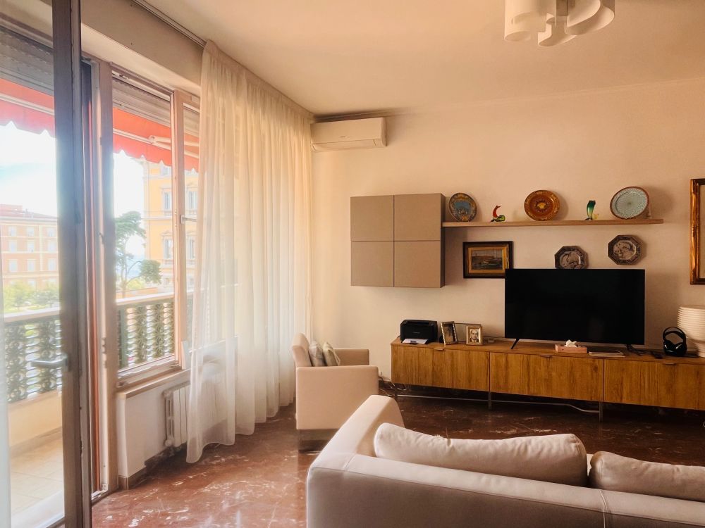 appartamento ampio e panoramico vista mare con garage san Jacopo Livorno in Vendita