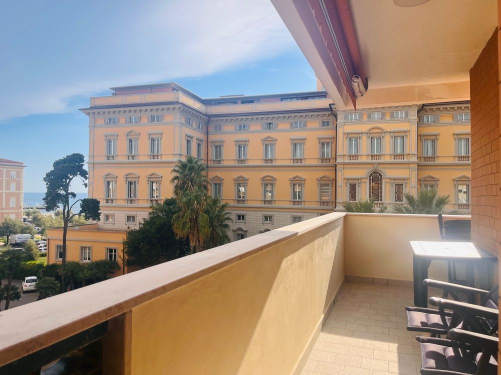 appartamento ampio e panoramico vista mare con garage san Jacopo Livorno in Vendita