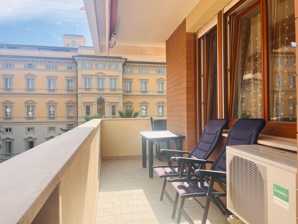 appartamento ampio e panoramico vista mare con garage san Jacopo Livorno in Vendita