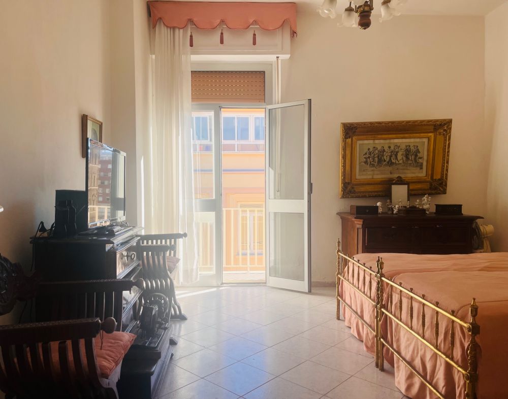 appartamento luminoso piano alto zona Centro Livorno in Vendita con 2 camere