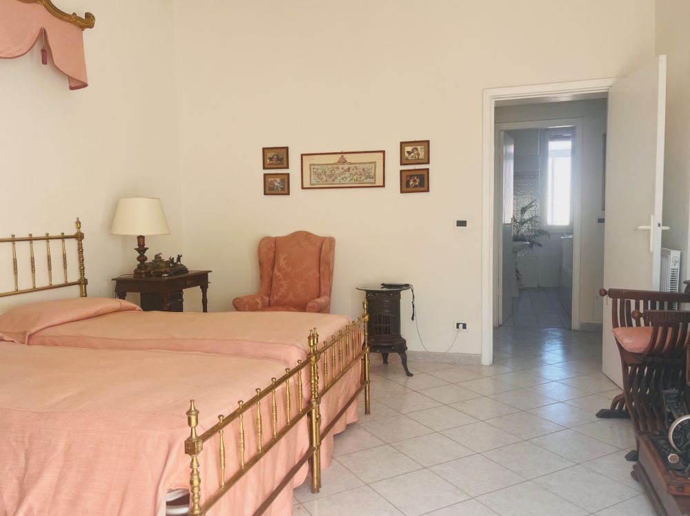 appartamento luminoso piano alto zona Centro Livorno in Vendita con 2 camere