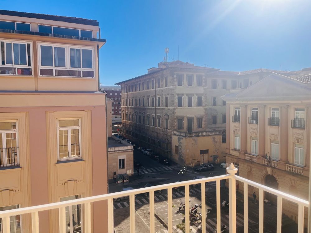 appartamento luminoso piano alto zona Centro Livorno in Vendita con 2 camere