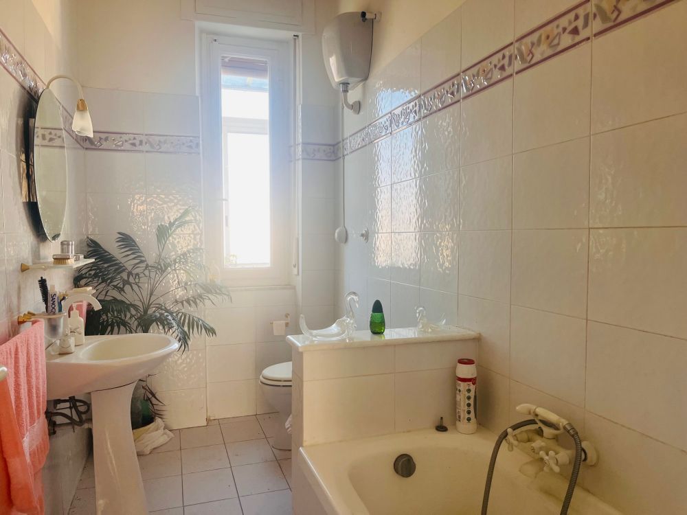 appartamento luminoso piano alto zona Centro Livorno in Vendita con 2 camere