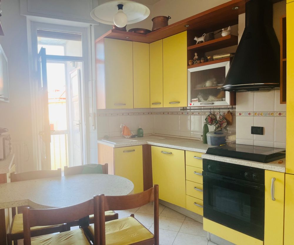 appartamento luminoso piano alto zona Centro Livorno in Vendita con 2 camere