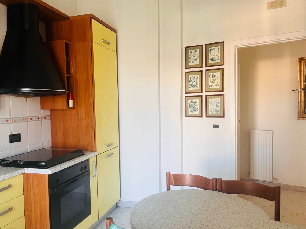 appartamento luminoso piano alto zona Centro Livorno in Vendita con 2 camere