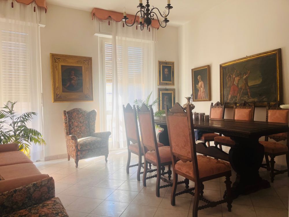 appartamento luminoso piano alto zona Centro Livorno in Vendita con 2 camere