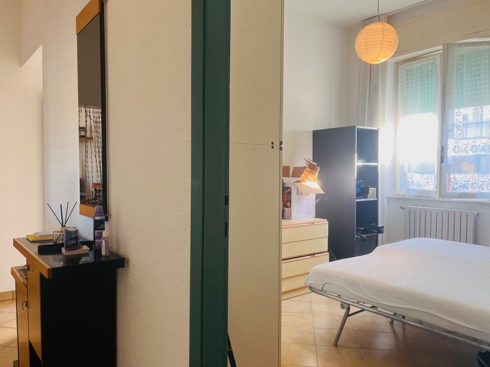 appartamento in vendita a Livorno zona Ospedale Marconi luminoso piano alto con 2 camere matrimoniali