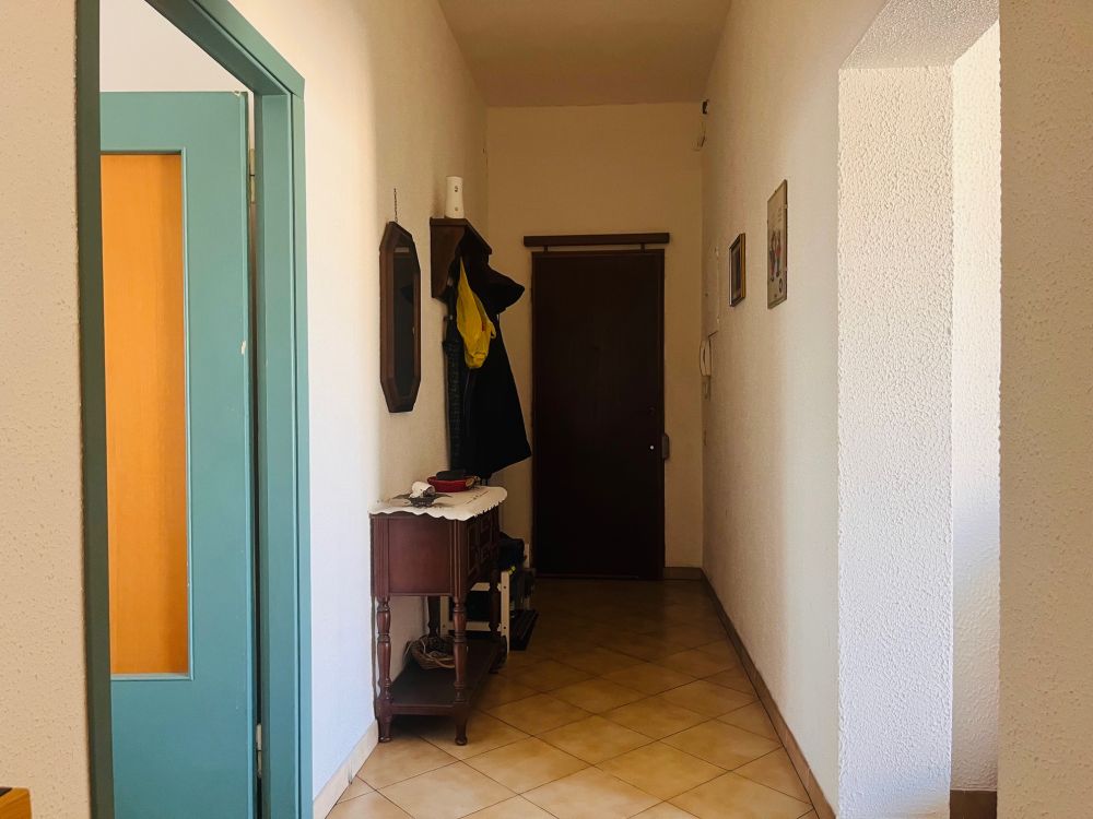 appartamento in vendita a Livorno zona Ospedale Marconi luminoso piano alto con 2 camere matrimoniali