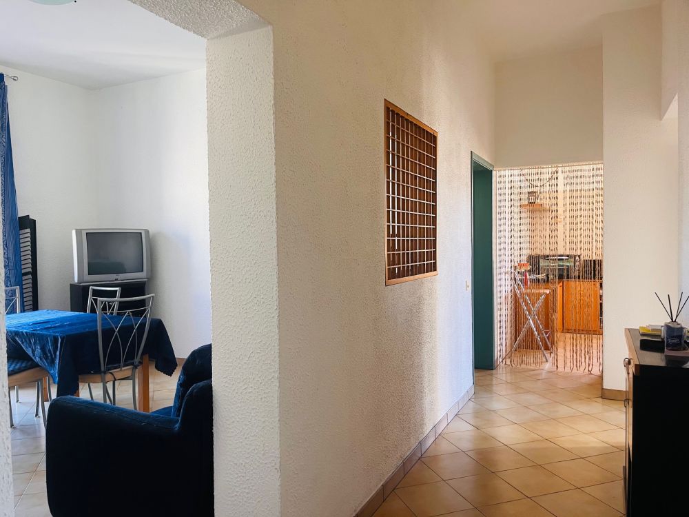 appartamento in vendita a Livorno zona Ospedale Marconi luminoso piano alto con 2 camere matrimoniali