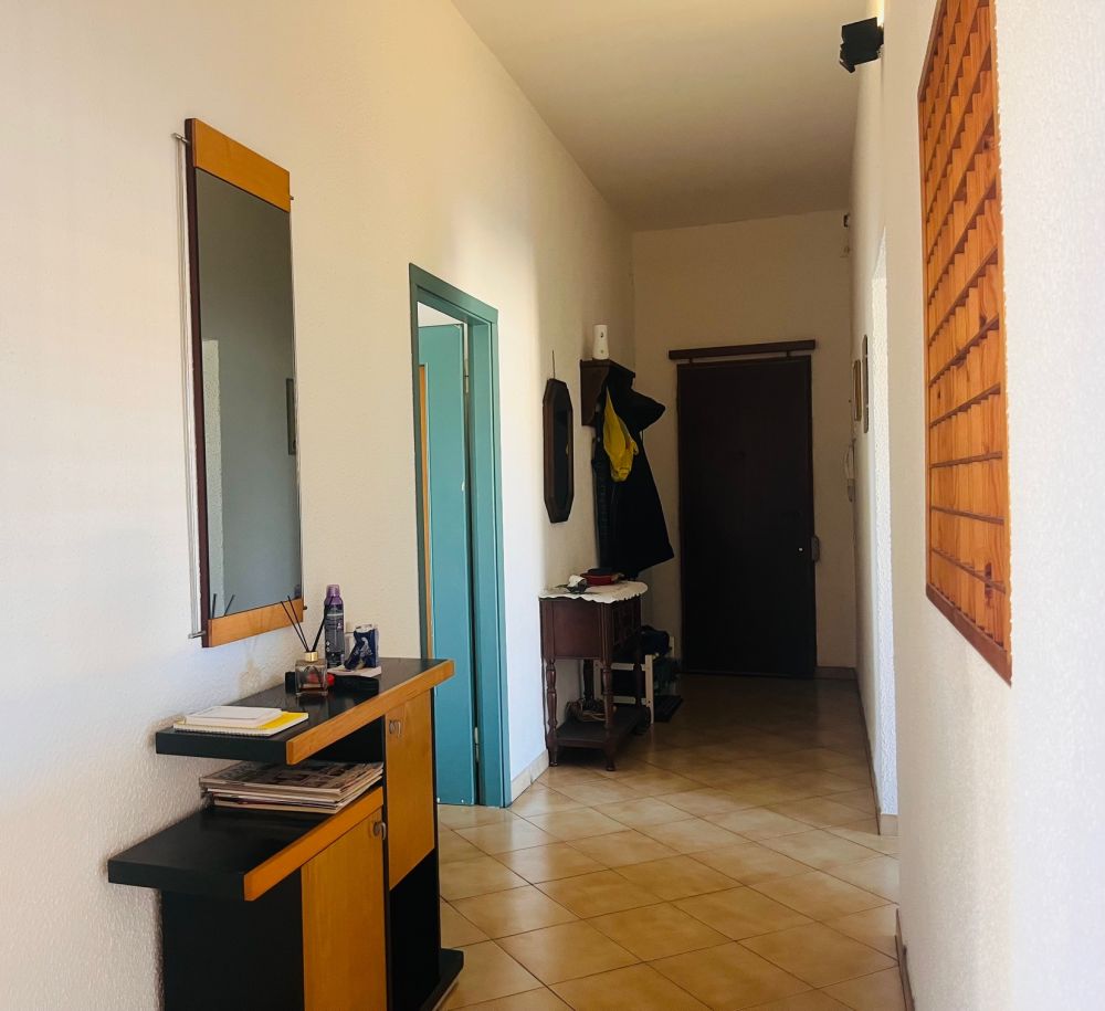 appartamento in vendita a Livorno zona Ospedale Marconi luminoso piano alto con 2 camere matrimoniali