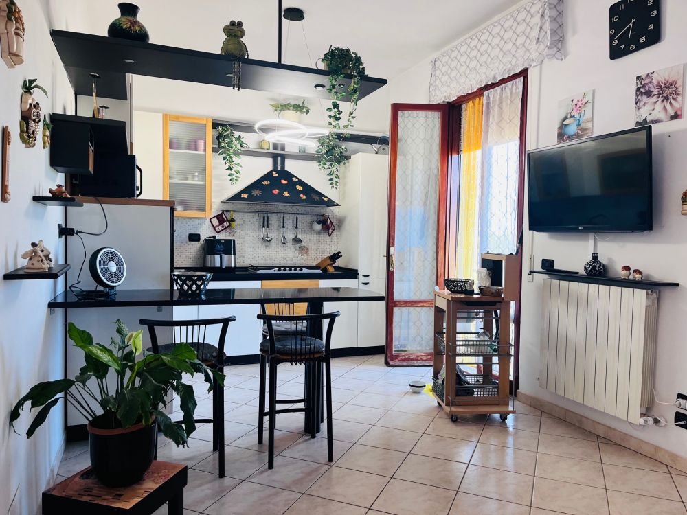 Villetta Bifamiliare in vendita a Collesalvetti Livorno con giardino e terreno e garage