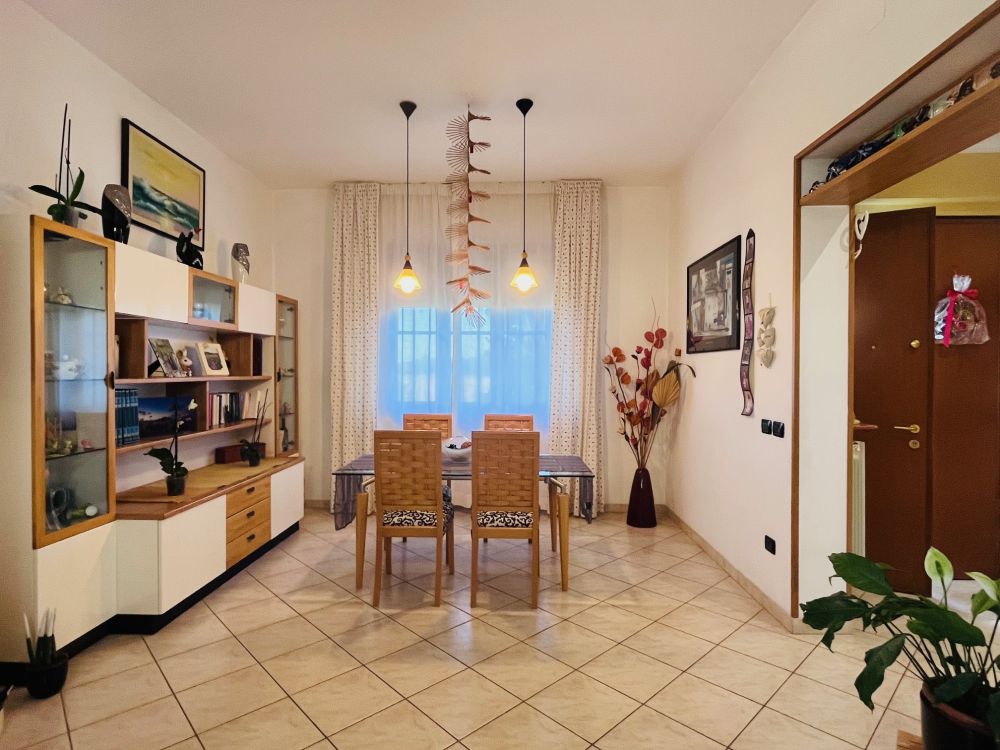 Villetta Bifamiliare in vendita a Collesalvetti Livorno con giardino e terreno e garage