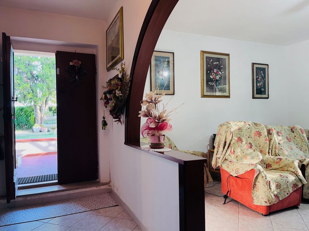 Villetta Bifamiliare in vendita a Collesalvetti Livorno con giardino e terreno e garage