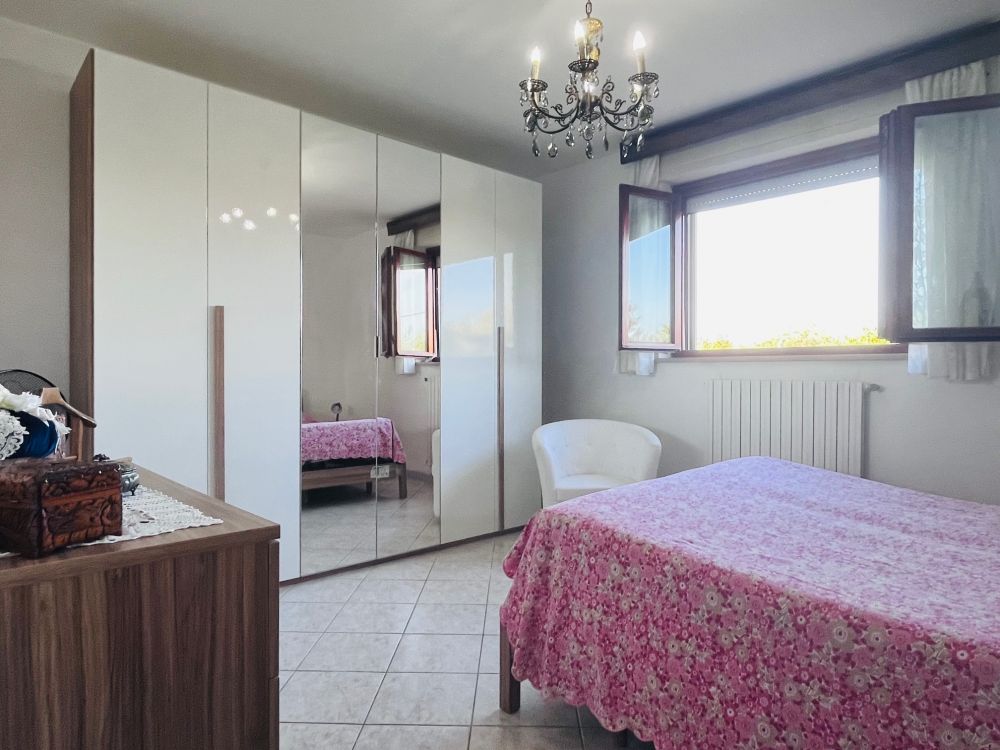 Villetta Bifamiliare in vendita a Collesalvetti Livorno con giardino e terreno e garage