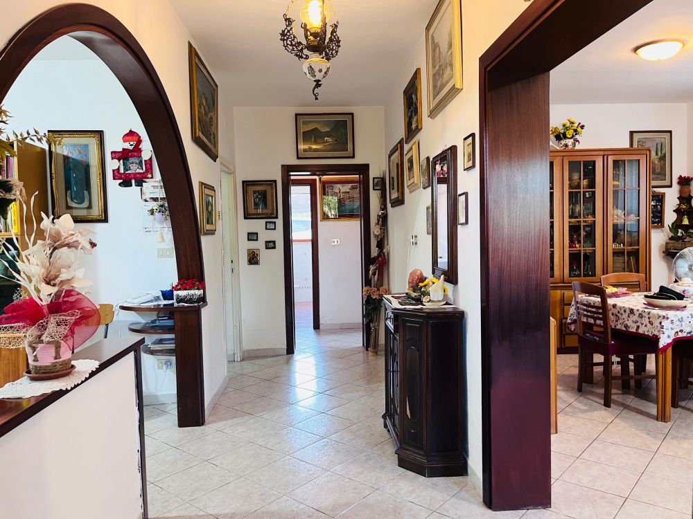 Villetta Bifamiliare in vendita a Collesalvetti Livorno con giardino e terreno e garage