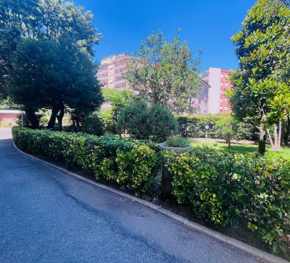 Appartamento zona Goito in vendita a Livorno ristrutturato e con posto auto e soffitta di proprietà. Garage.