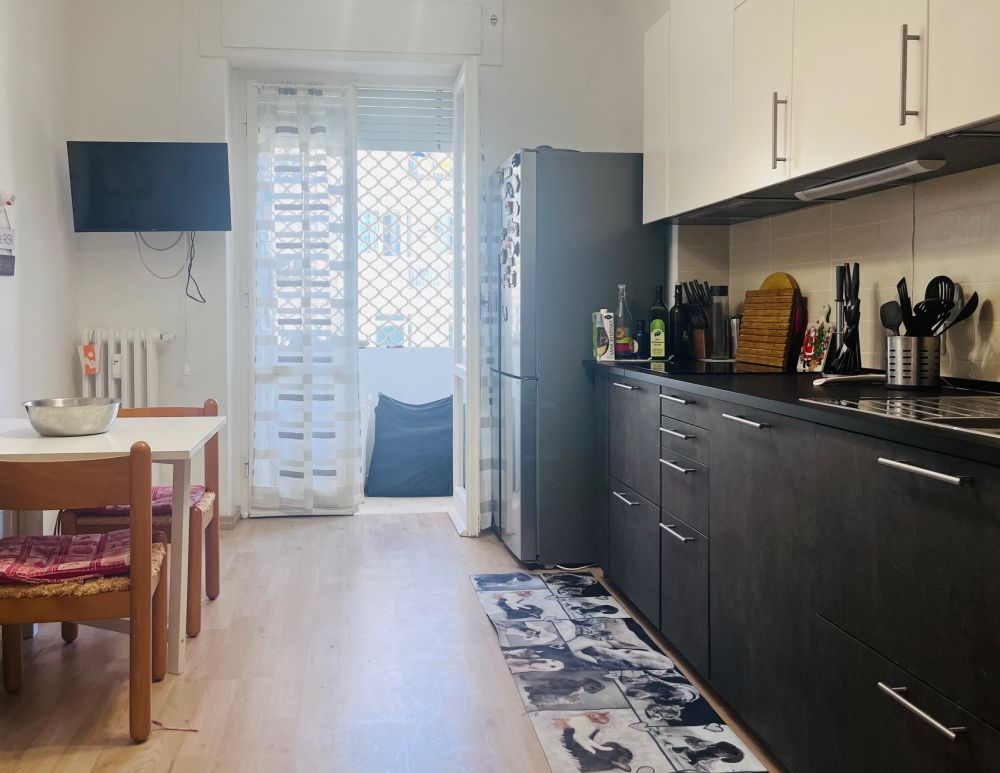 Appartamento zona Goito in vendita a Livorno ristrutturato e con posto auto e soffitta di proprietà. Garage.
