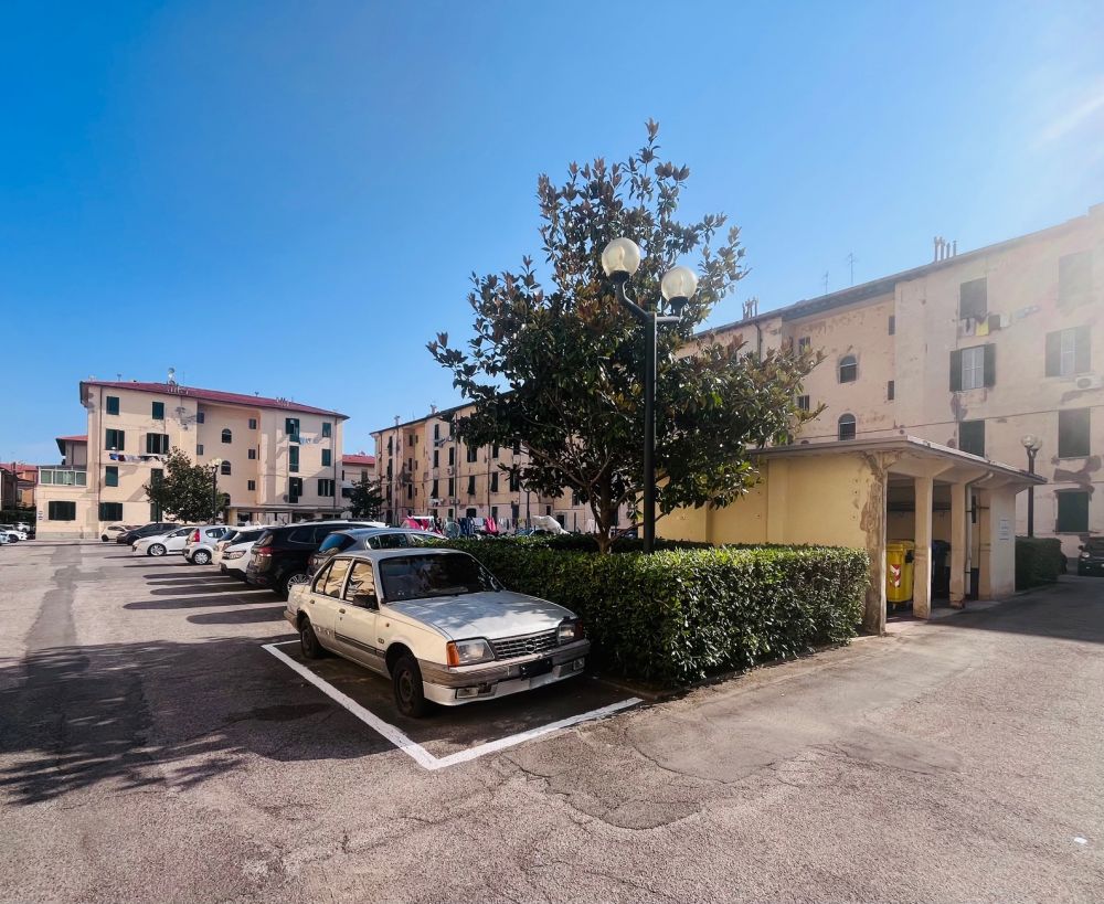 Appartamento trilocale con posto auto zona Stazione Ospedale in Vendita a Livorno