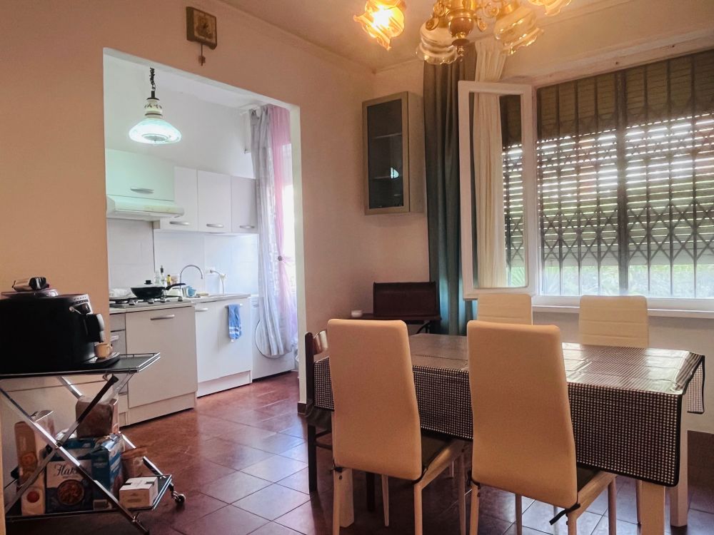 appartamento in vendita zona la Rosa in Livorno appartamento quadrilocale con cantina