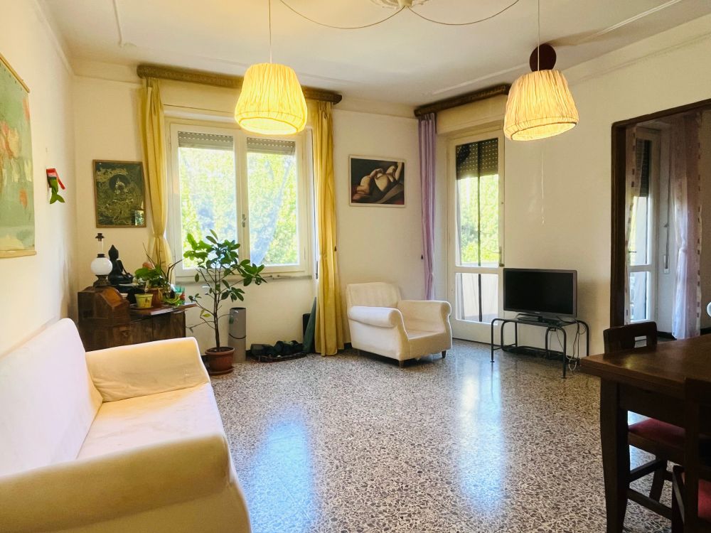 Appartamento in vendita a Livorno zona Fabbricotti con 3 camere a cantina