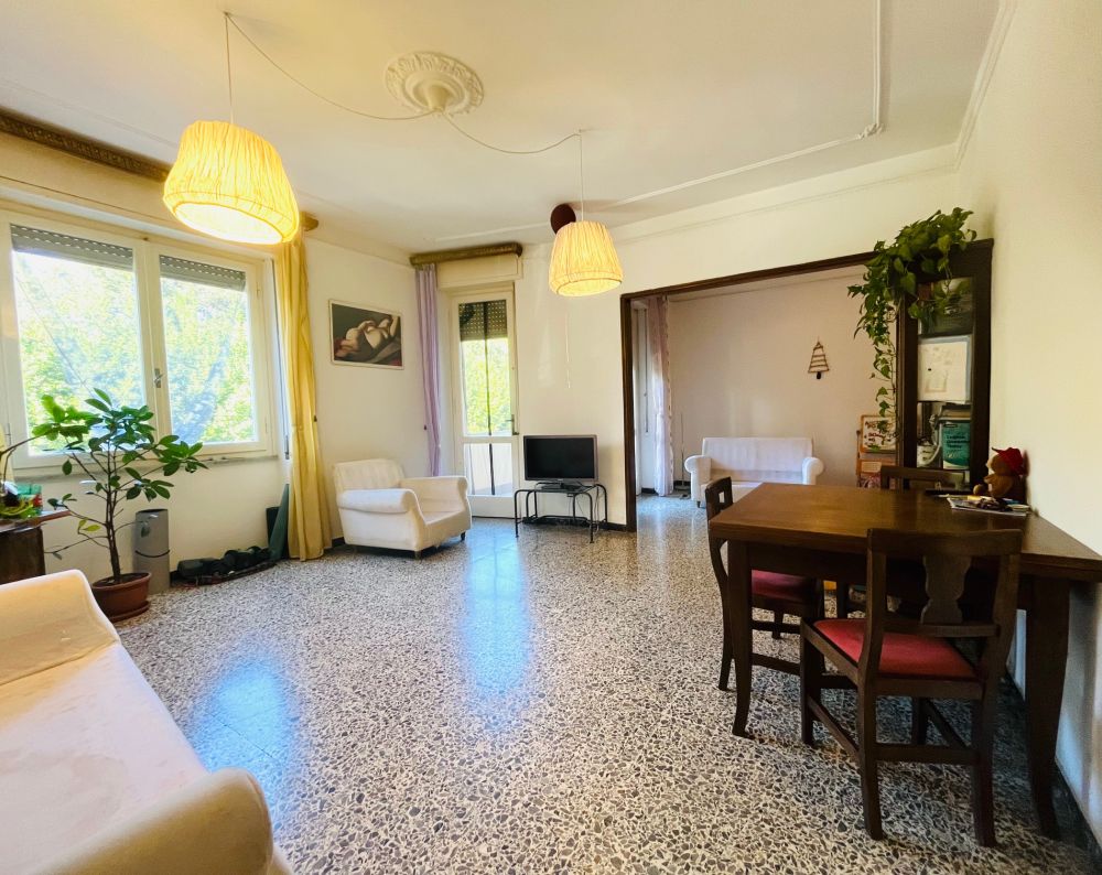 Appartamento in vendita a Livorno zona Fabbricotti con 3 camere a cantina 