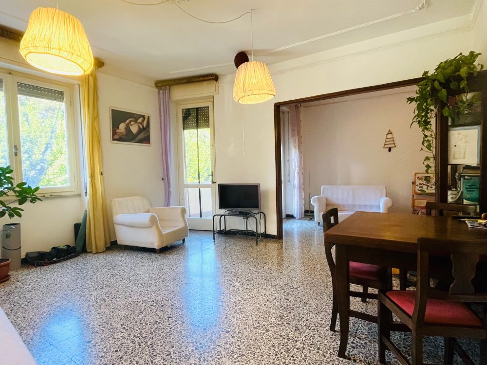 Appartamento in vendita a Livorno zona Fabbricotti con 3 camere a cantina