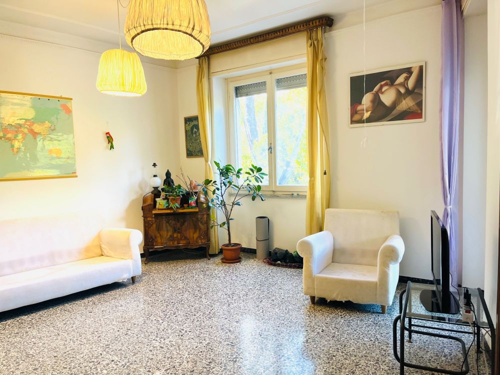 Appartamento in vendita a Livorno zona Fabbricotti con 3 camere a cantina