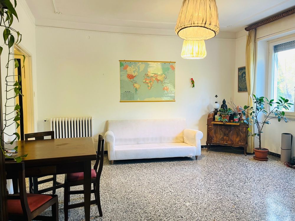 Appartamento in vendita a Livorno zona Fabbricotti con 3 camere a cantina