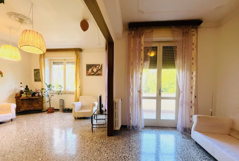 Appartamento in vendita a Livorno zona Fabbricotti con 3 camere a cantina