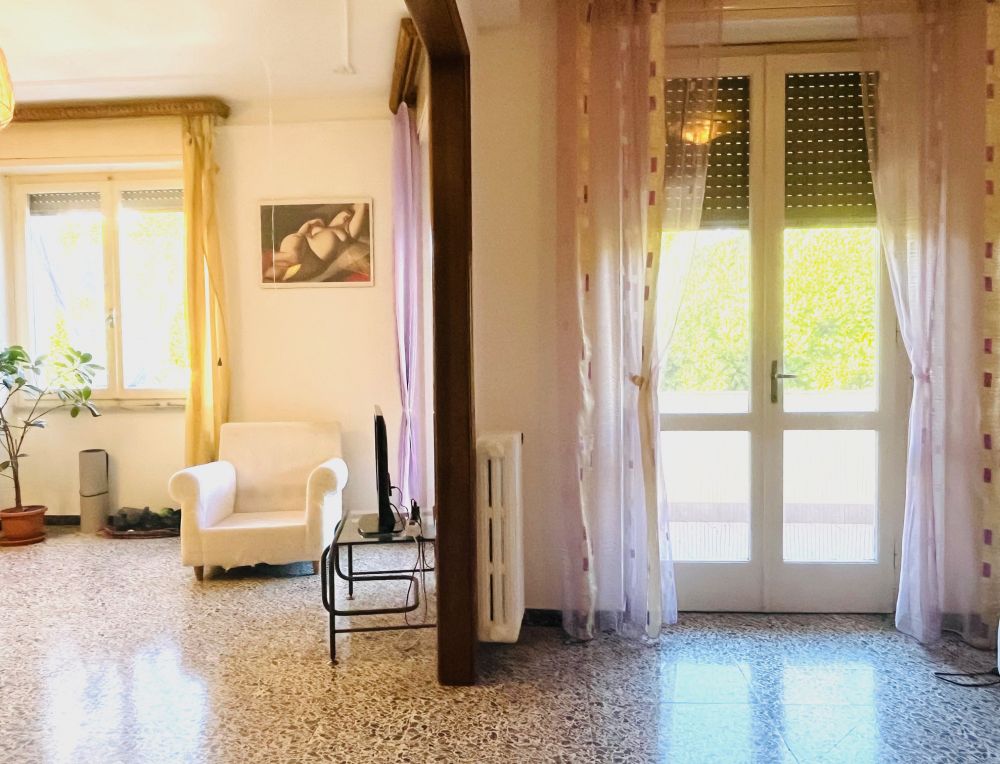 Appartamento in vendita a Livorno zona Fabbricotti con 3 camere a cantina