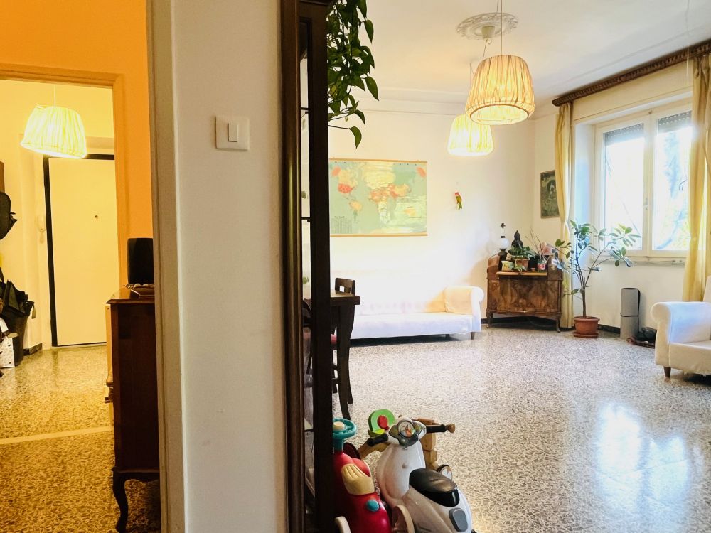 Appartamento in vendita a Livorno zona Fabbricotti con 3 camere a cantina