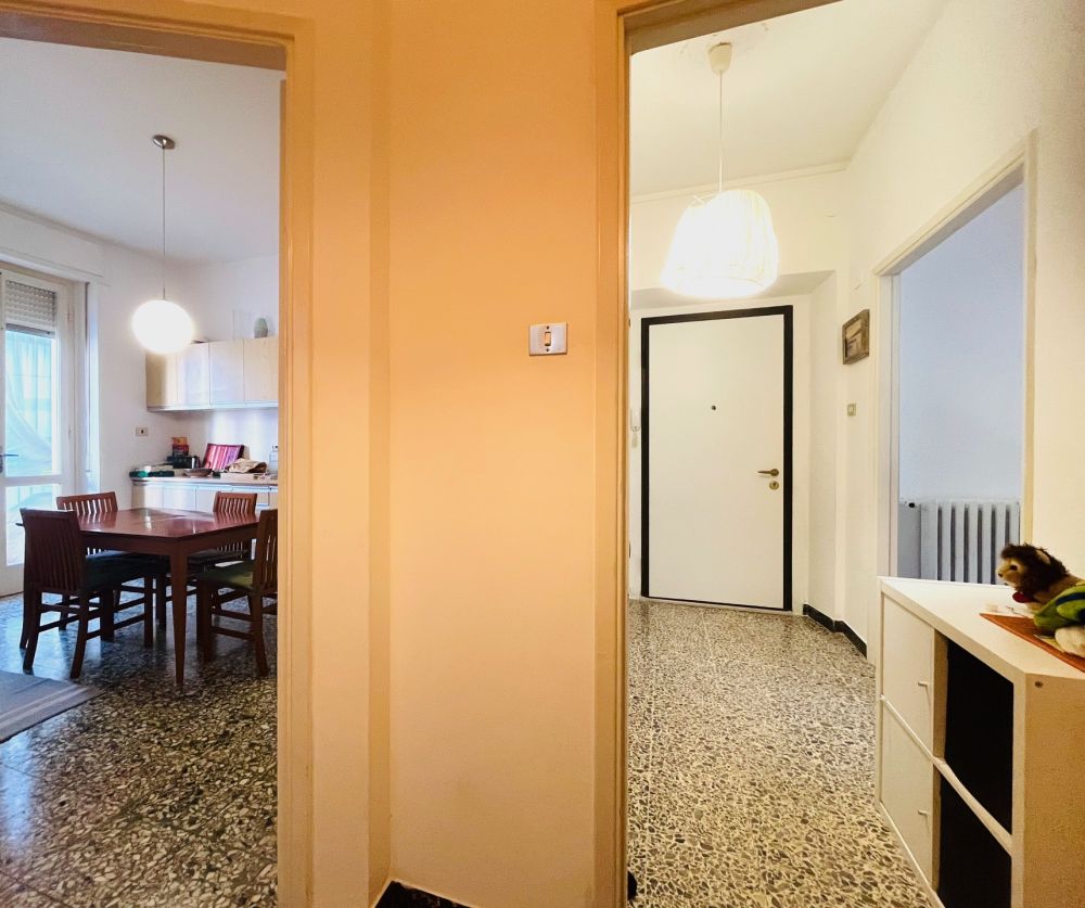 Appartamento in vendita a Livorno zona Fabbricotti con 3 camere a cantina