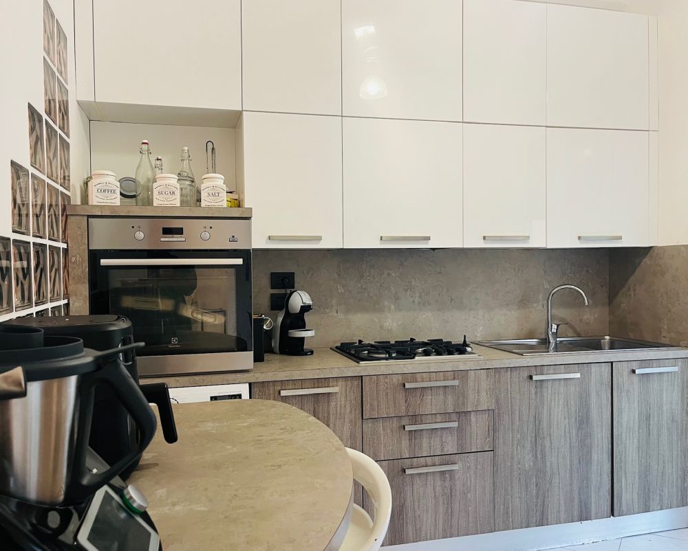 appartamento quadrilocale molto luminoso zona Fabbricotti in vendita a Livorno