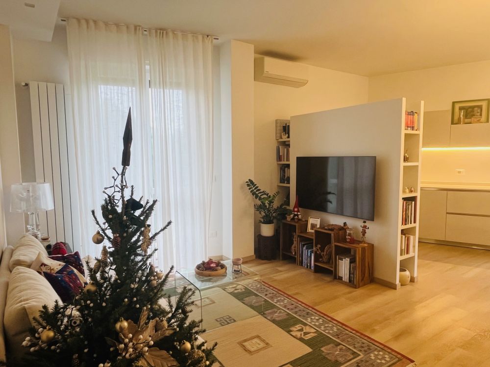 appartamento ristrutturato con garage in vendita a Livorno