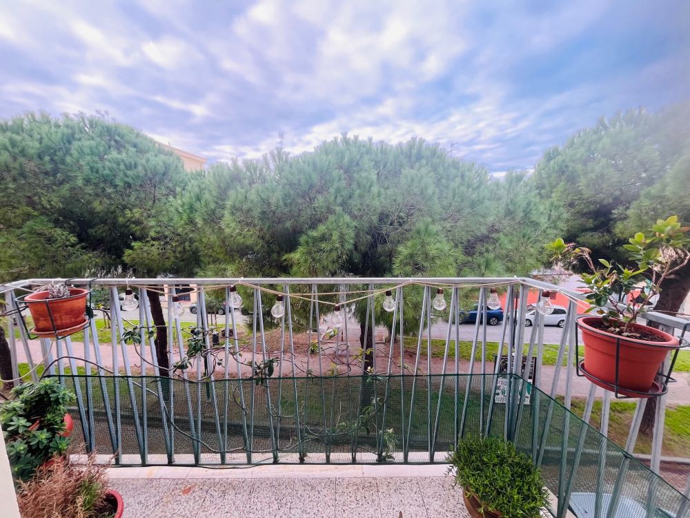 appartamento ristrutturato con garage in vendita a Livorno